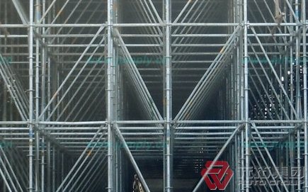 盤(pán)扣式腳手架配件、立桿的使用