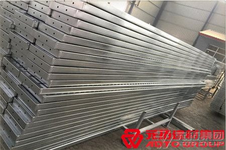 鋼跳板如何在腳手架上使用？